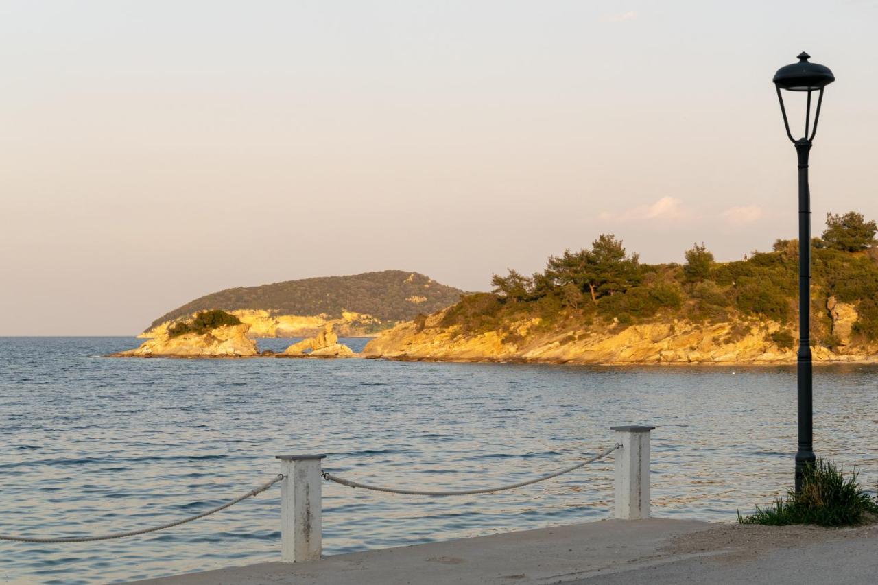 Just On The Sea 2 Villa Nea Iraklitsa Exteriör bild